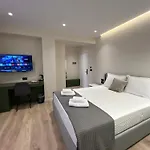 Mina Luxury * 地拉那