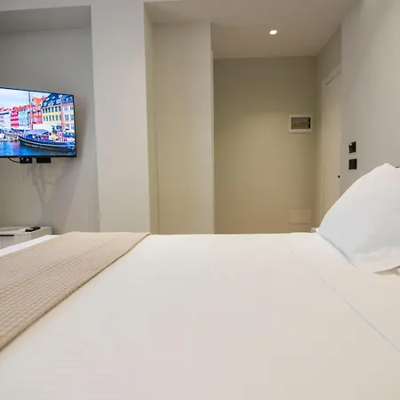 Mina Luxury