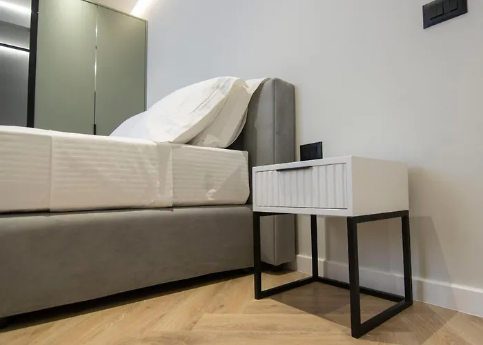 Mina Luxury