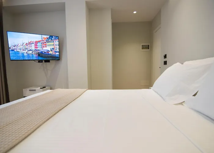 Mina Luxury