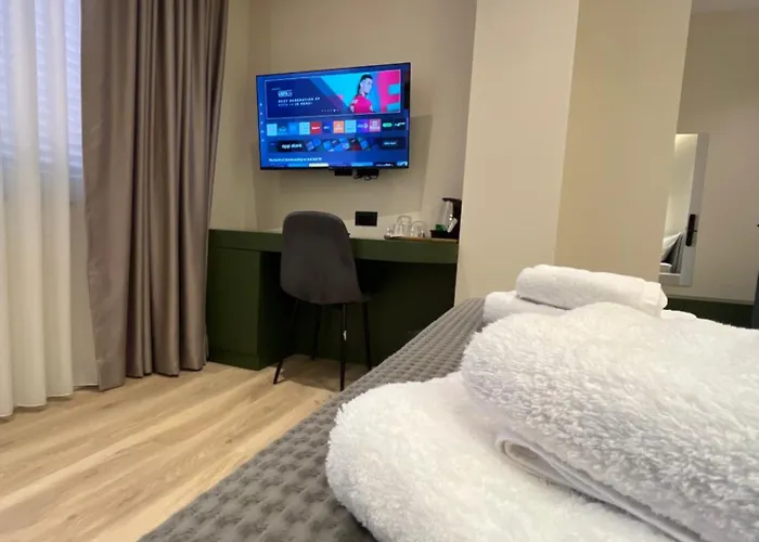Mina Luxury *