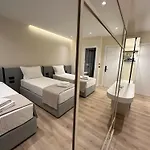 Mina Luxury Lägenhet Tirana