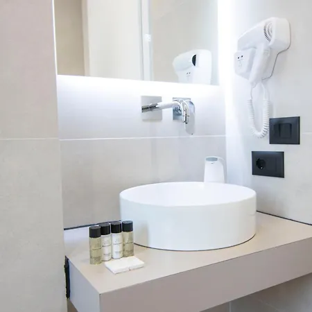 Mina Luxury * Tirana