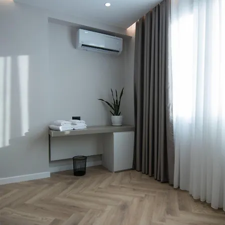 Mina Luxury * Tirana