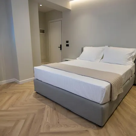 Mina Luxury טיראנה