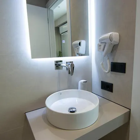 Mina Luxury