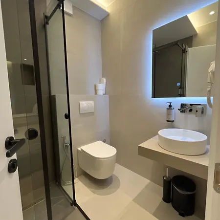 Mina Luxury *