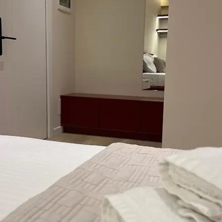 Mina Luxury Тирана