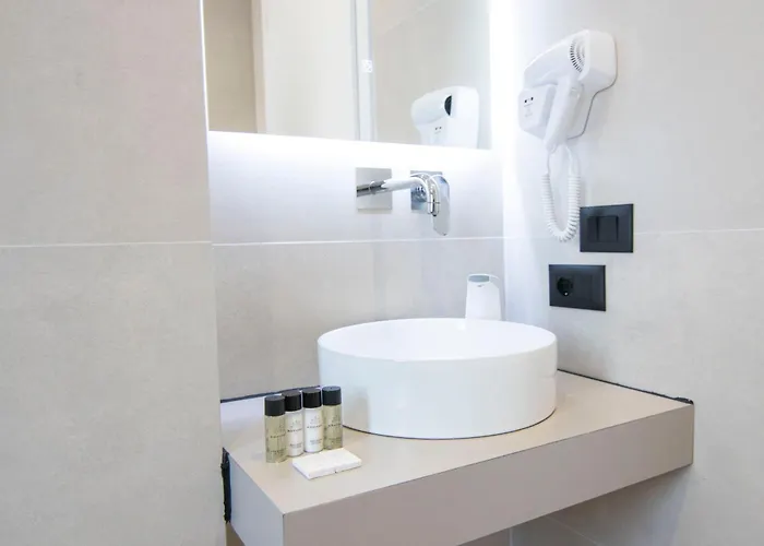 Mina Luxury * Tirana