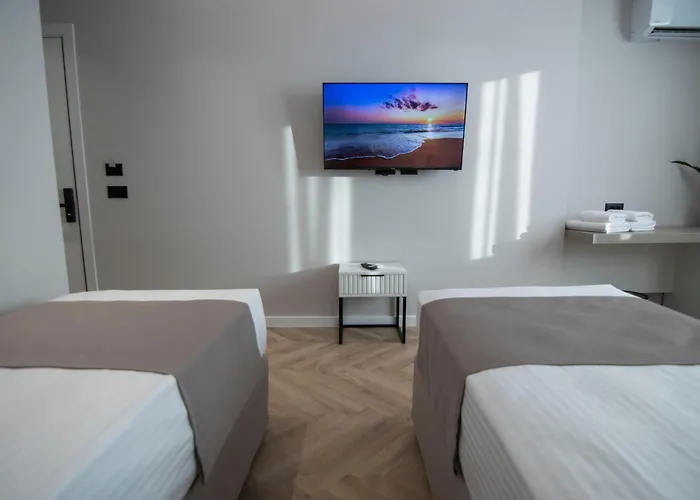 Mina Luxury * Tirana